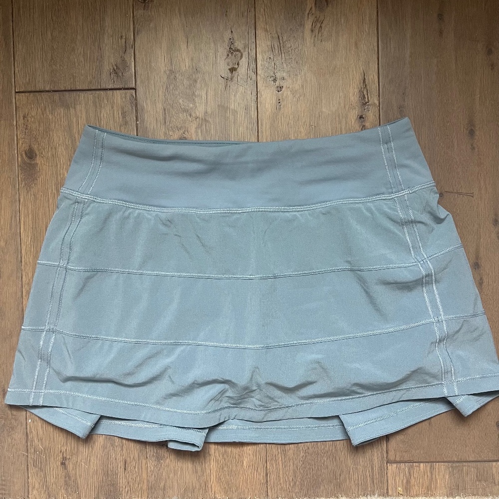 EUC Lululemon Pace Rival Mid Rise Skirt - Chambray